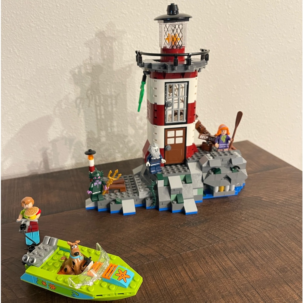 LEGO *RETIRED* Scooby Doo 75903 Haunted Lighthouse ages 6-12, 437 pcs